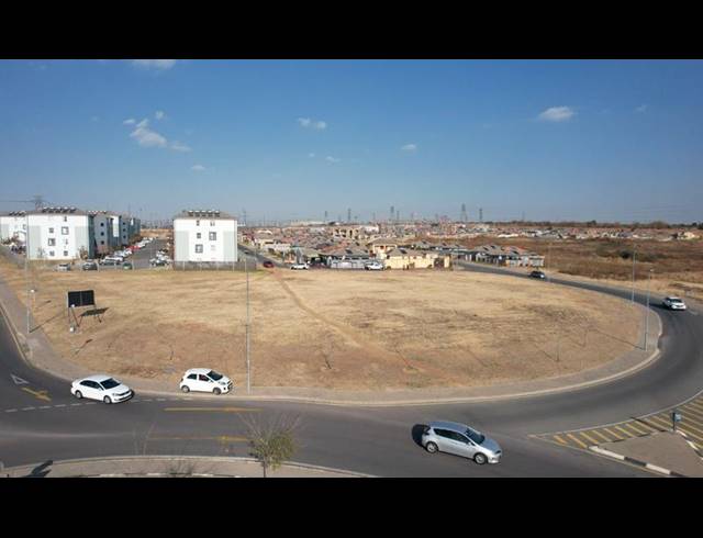 LAND FOR SALE IN FOURWAYS